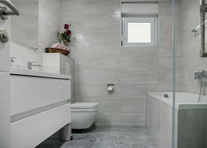 In Near Blue & Red Lakes * إيموتسكي
