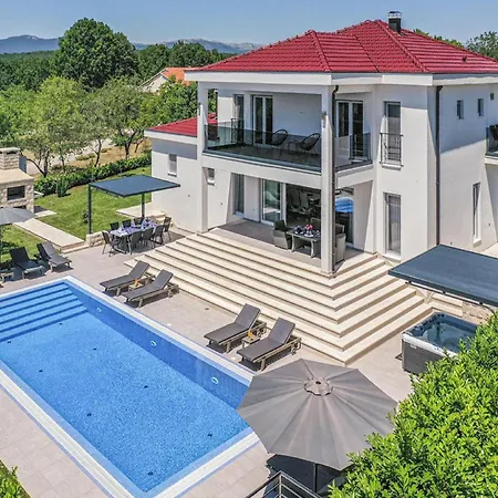 Modern With Pool And Bubble Bath Imotski