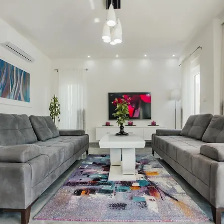 In Near Blue & Red Lakes Villa Imotski