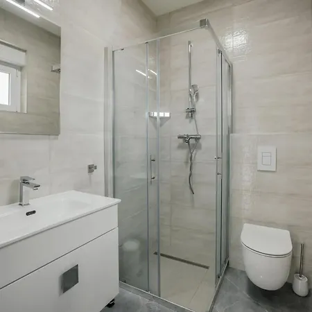 Villa In Near Blue & Red Lakes *