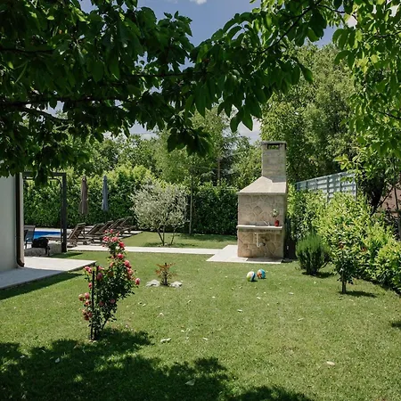 In Near Blue & Red Lakes *